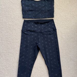 Beyond yoga smiley navy workout set